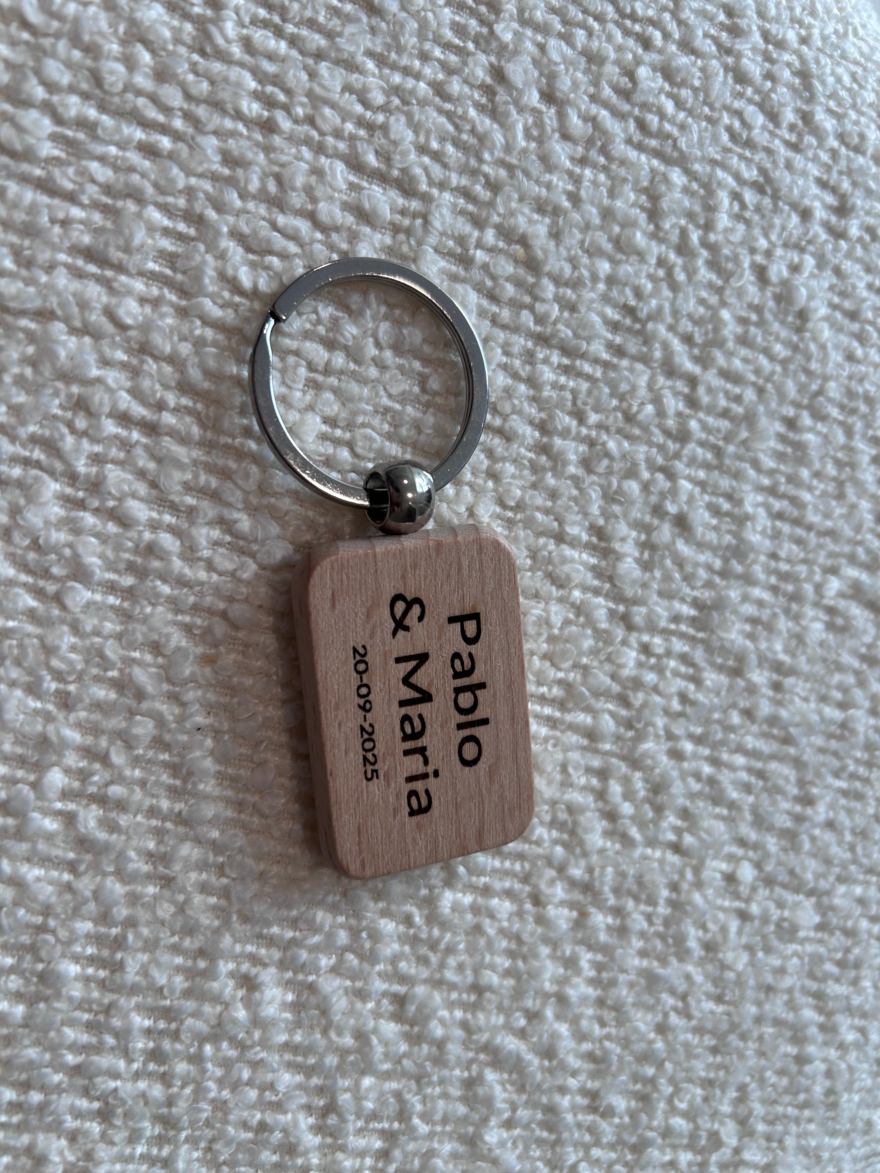 Llavero de madera con grabado láser