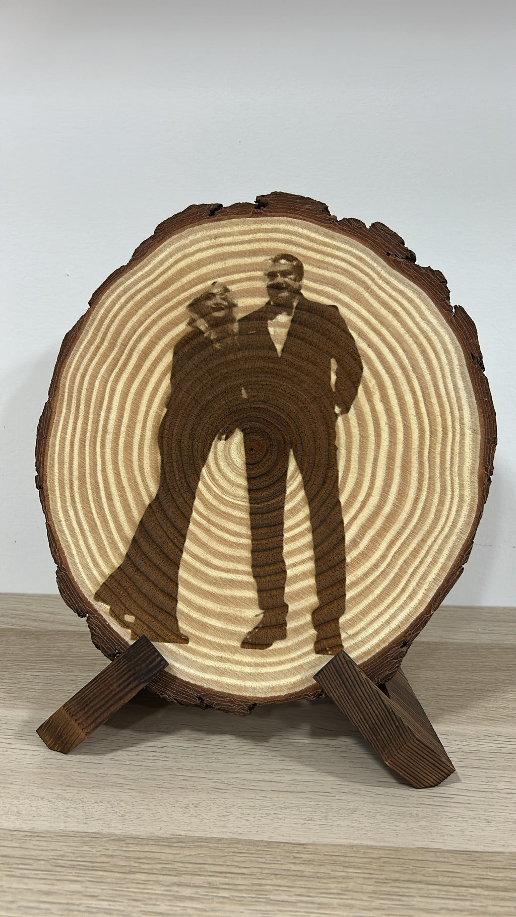Rodaja de Madera Personalizada con Foto Grabada a Láser