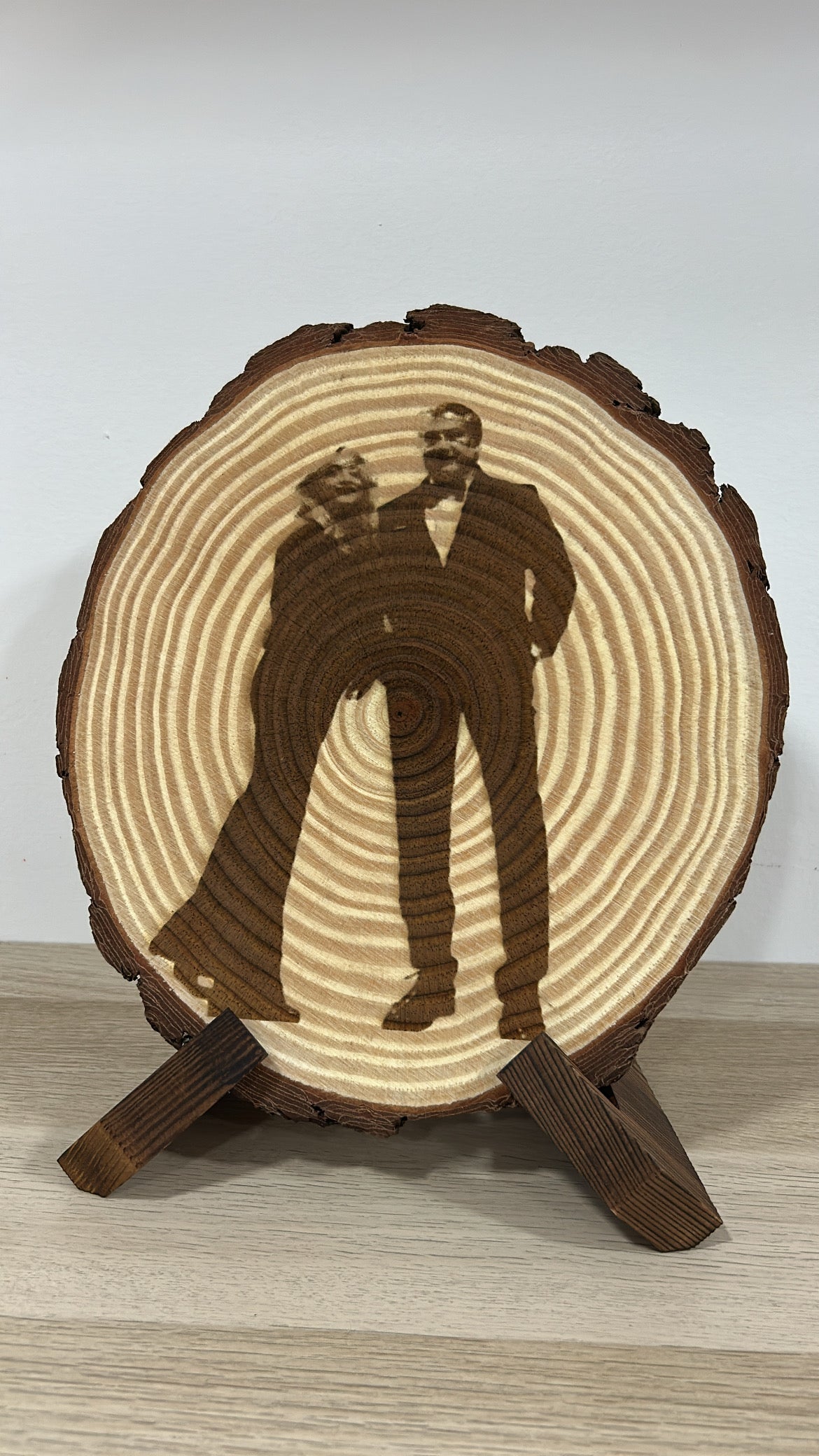 Rodaja de Madera Personalizada con Foto Grabada a Láser